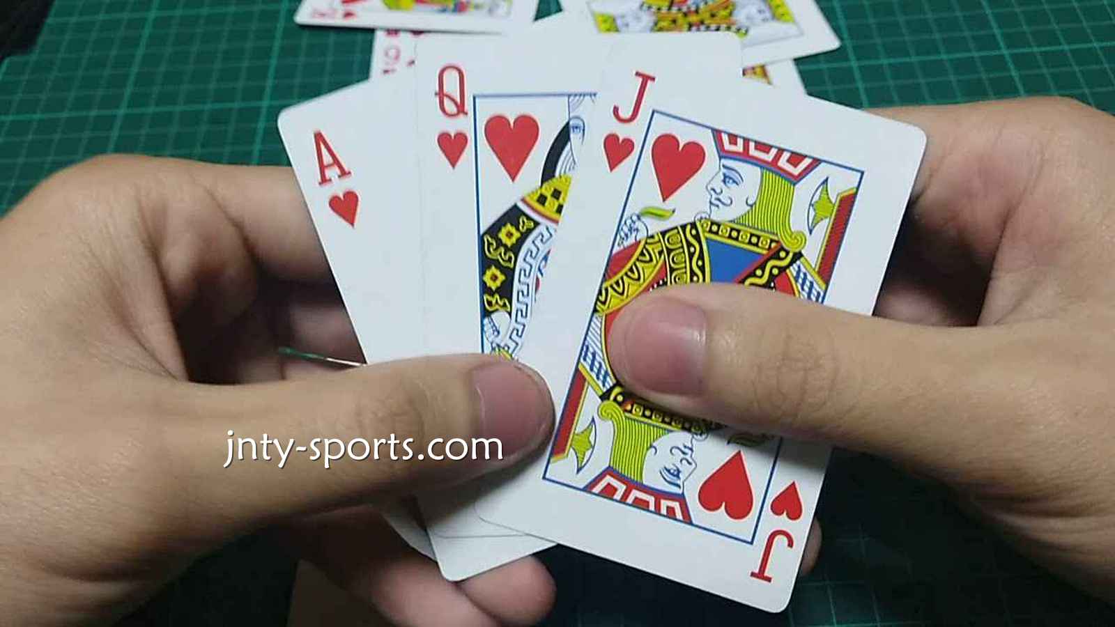在IM体育快速玩起棋牌游戏《越南扑克》经典比大小